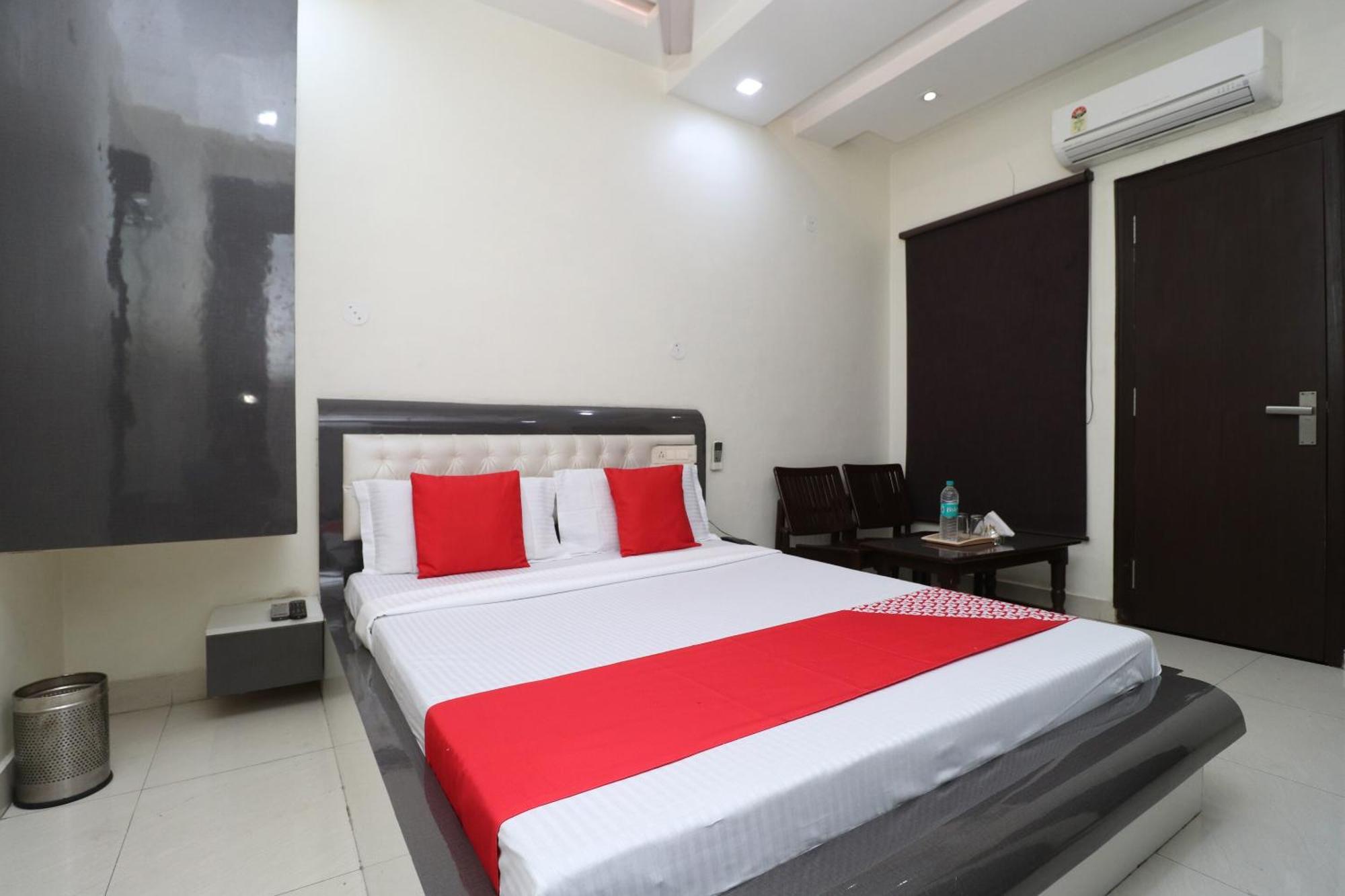Oyo 29637 Hotel Kakkar Ludhiana Eksteriør billede