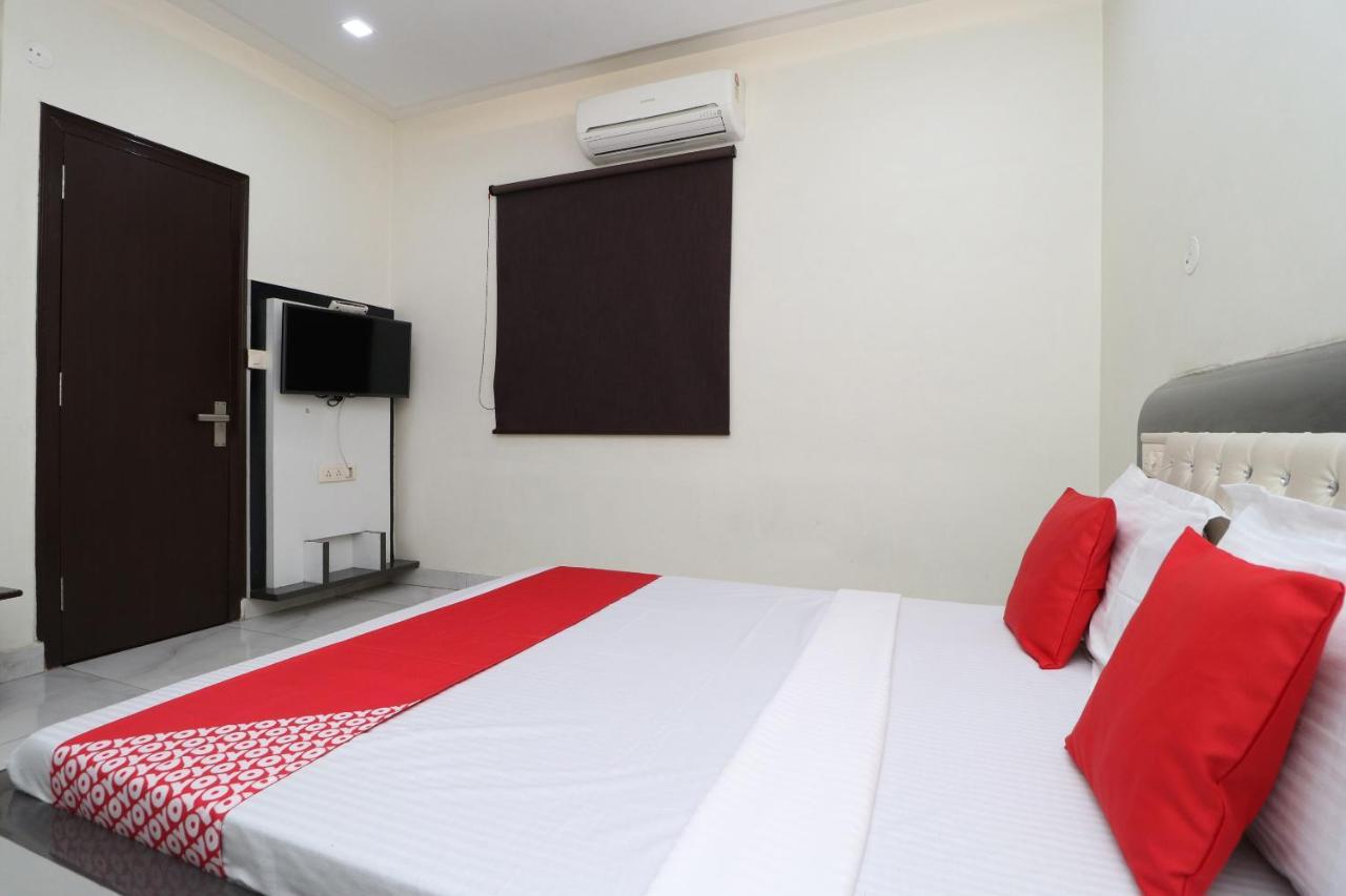Oyo 29637 Hotel Kakkar Ludhiana Eksteriør billede