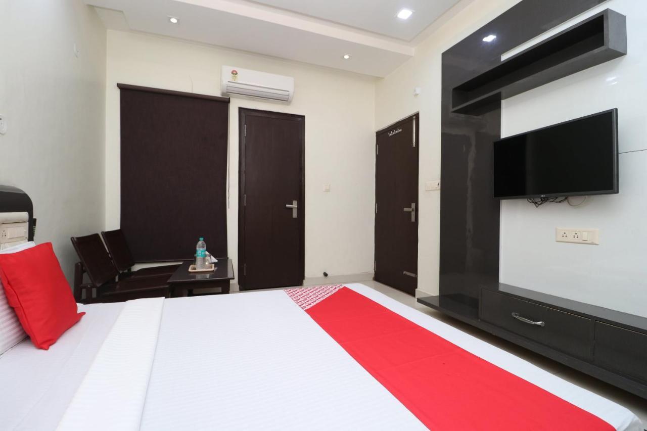 Oyo 29637 Hotel Kakkar Ludhiana Eksteriør billede