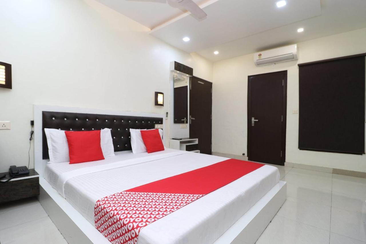 Oyo 29637 Hotel Kakkar Ludhiana Eksteriør billede
