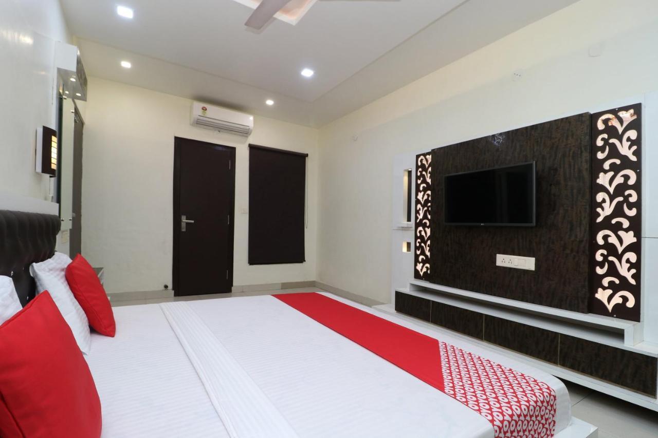 Oyo 29637 Hotel Kakkar Ludhiana Eksteriør billede