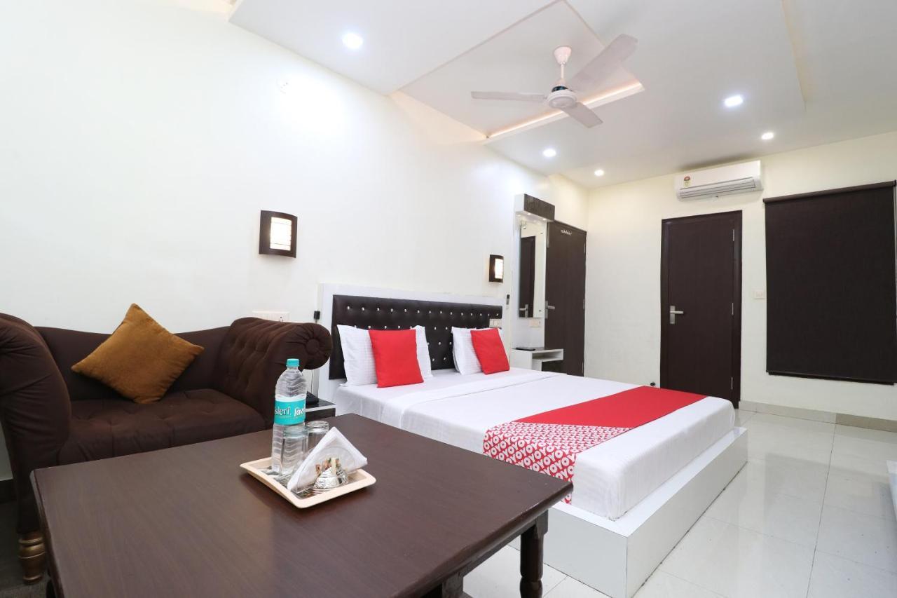 Oyo 29637 Hotel Kakkar Ludhiana Værelse billede
